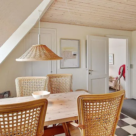 Two-bedroom Holiday In 1 Appartamento *